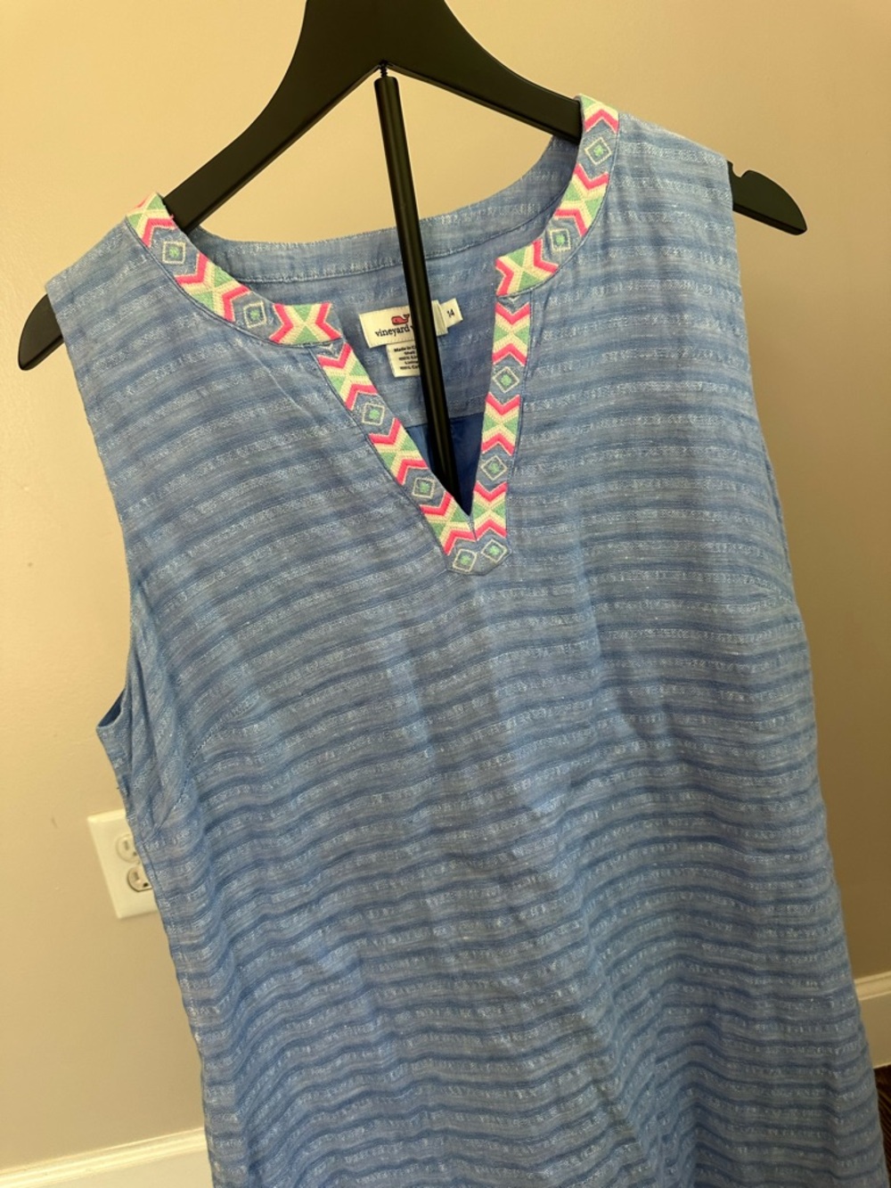 Vineyard Vines Blue 100% Linen with Aztec Print - Picture 7 of 10